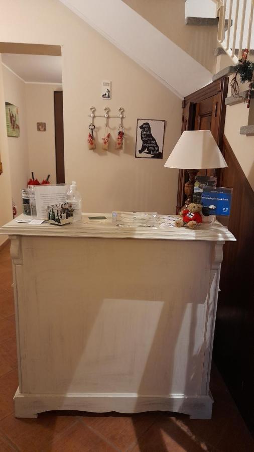Tenuta Degli Angeli Rossi Asti Exteriör bild