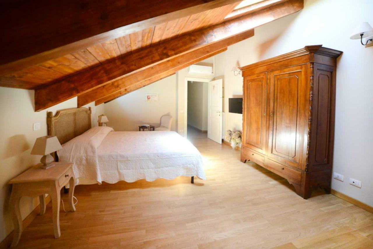 Tenuta Degli Angeli Rossi Asti Exteriör bild