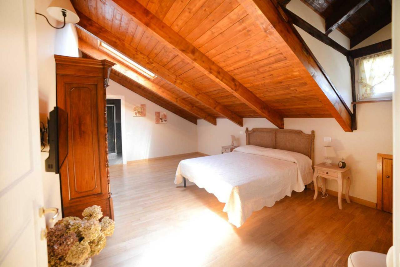 Tenuta Degli Angeli Rossi Asti Exteriör bild