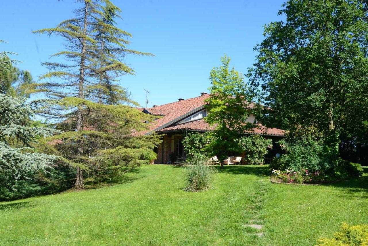 Tenuta Degli Angeli Rossi Asti Exteriör bild