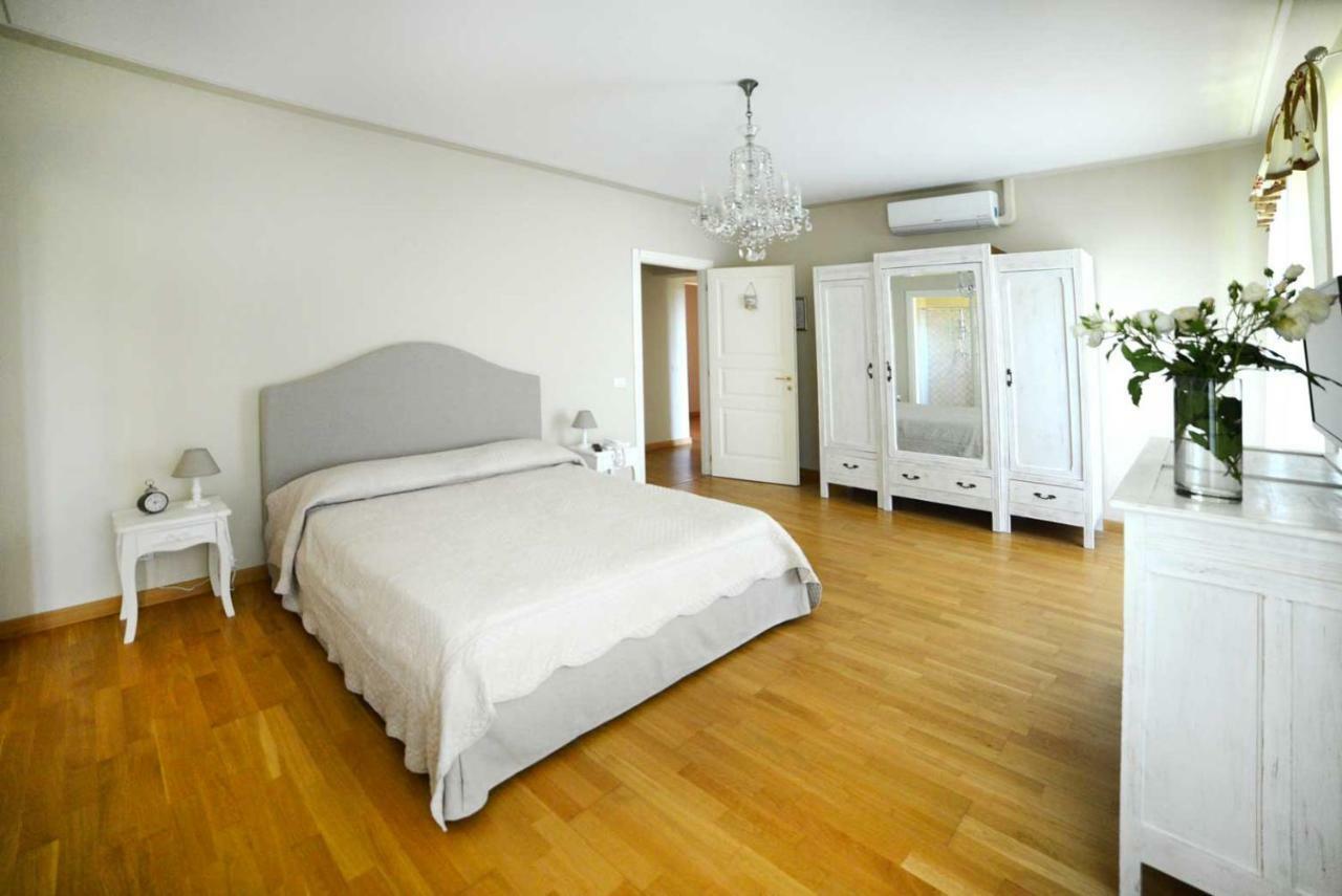 Tenuta Degli Angeli Rossi Asti Exteriör bild