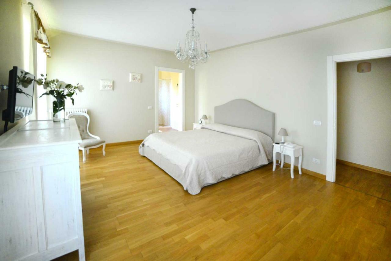 Tenuta Degli Angeli Rossi Asti Exteriör bild