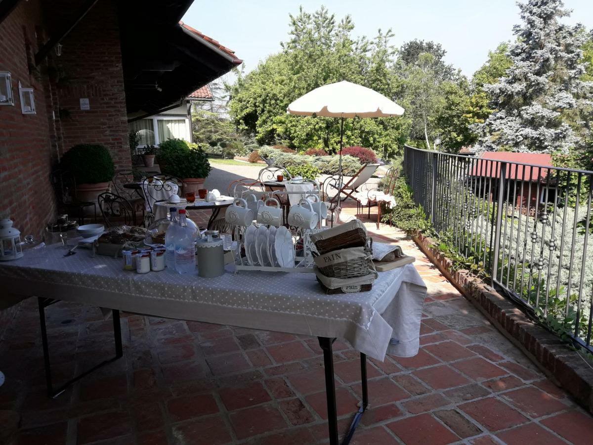 Tenuta Degli Angeli Rossi Asti Exteriör bild