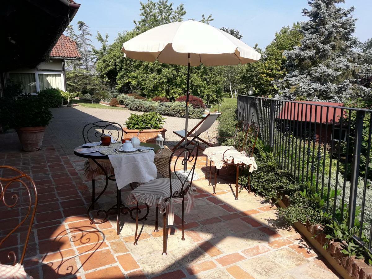 Tenuta Degli Angeli Rossi Asti Exteriör bild